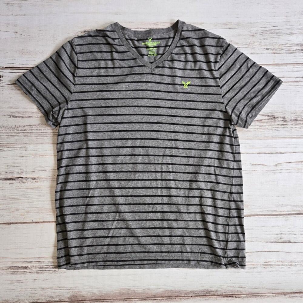 American Eagle Gray and Black Stripe Tee V Neck sz XL
